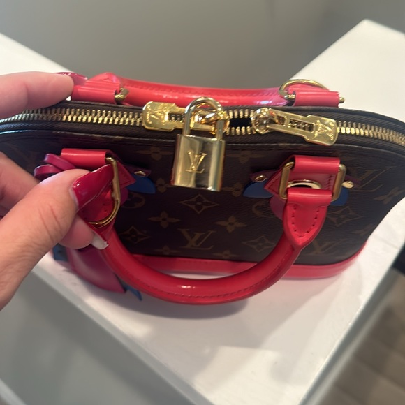 Louis Vuitton Limited Edition Totem Alma BB - Picture 3 of 9